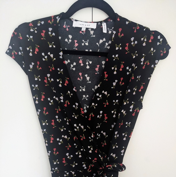 Lark & Ro XS Floral Wrap Dress - Picture 5 of 6